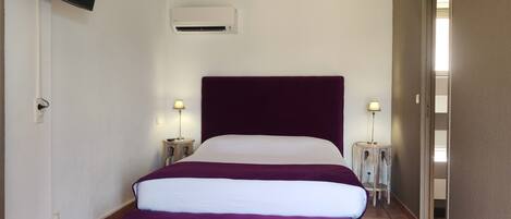 Suite A Muredda | Roupas de cama premium, frigobar, cofres nos quartos, escrivaninha