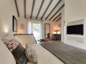 Chambre Double Supérieure | Literie de qualité supérieure, minibar, coffres-forts dans les chambres