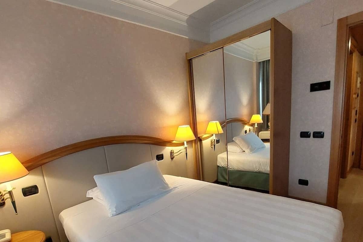 Minibar, in-room safe, desk, blackout drapes