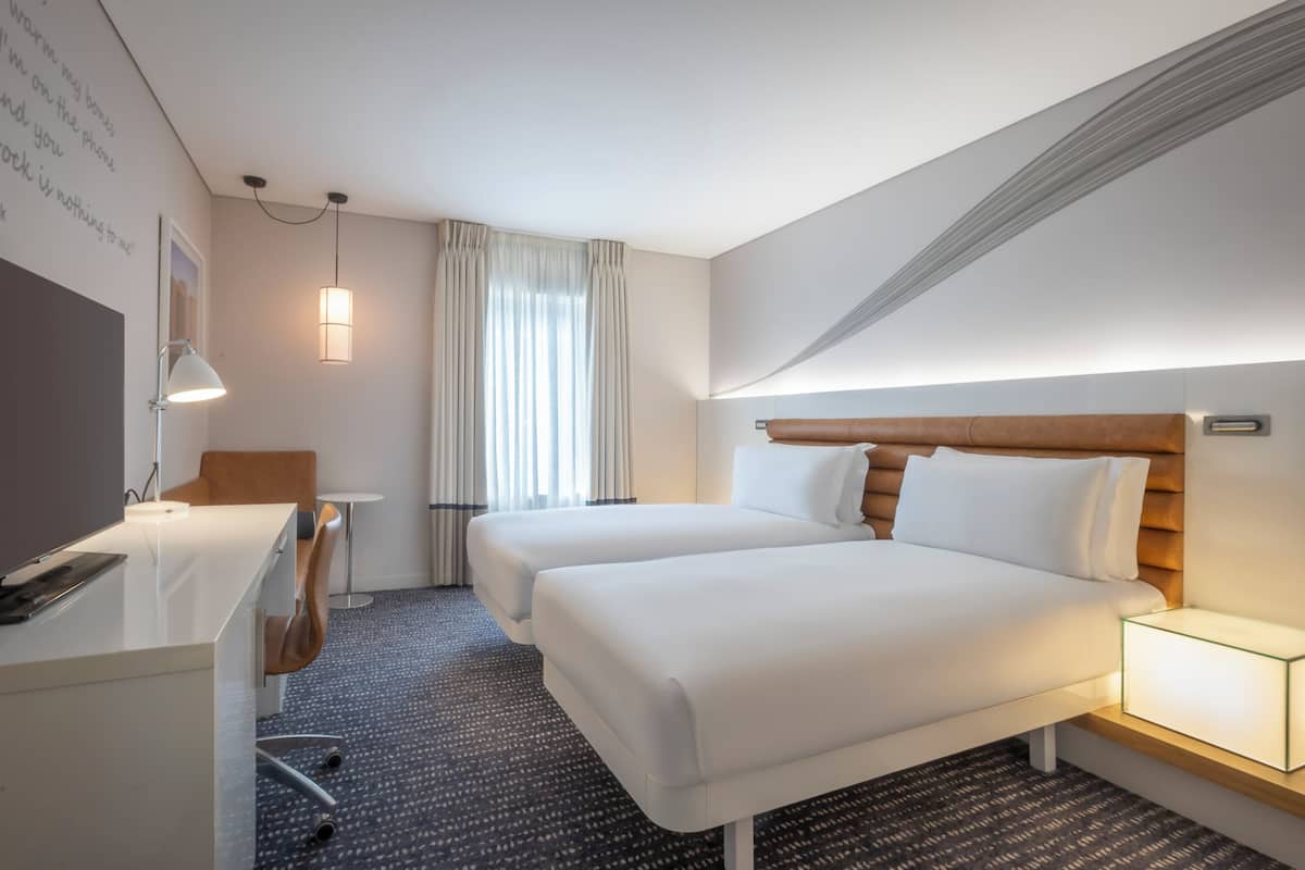 Twin Superior Room | Hypo-allergenic bedding, in-room safe, desk, laptop workspace