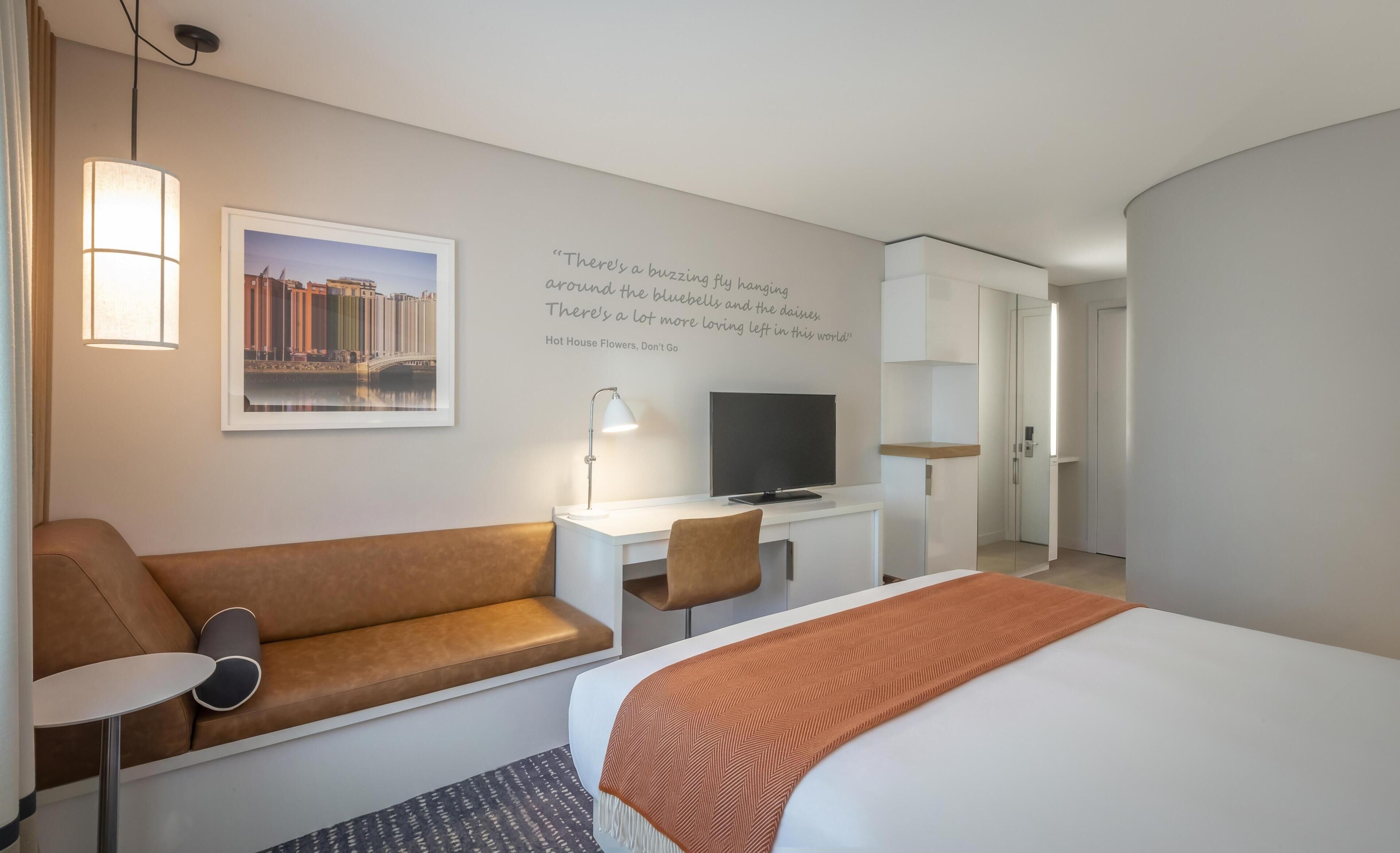 Room, 1 King Bed River View