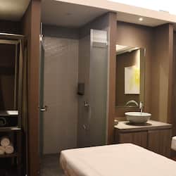 Couples treatment room(s), body treatments, aromatherapy