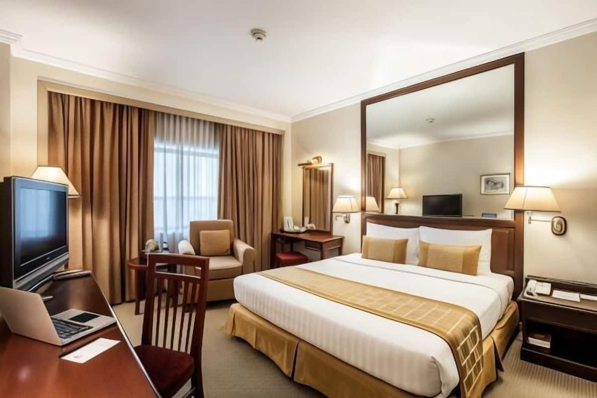 Minibar, in-room safe, desk, blackout curtains