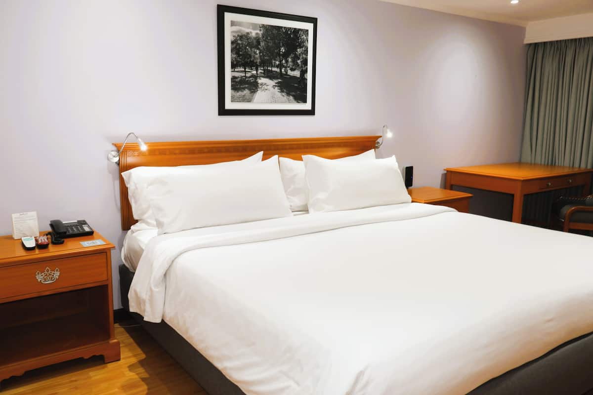Standard Room, 1 King Bed