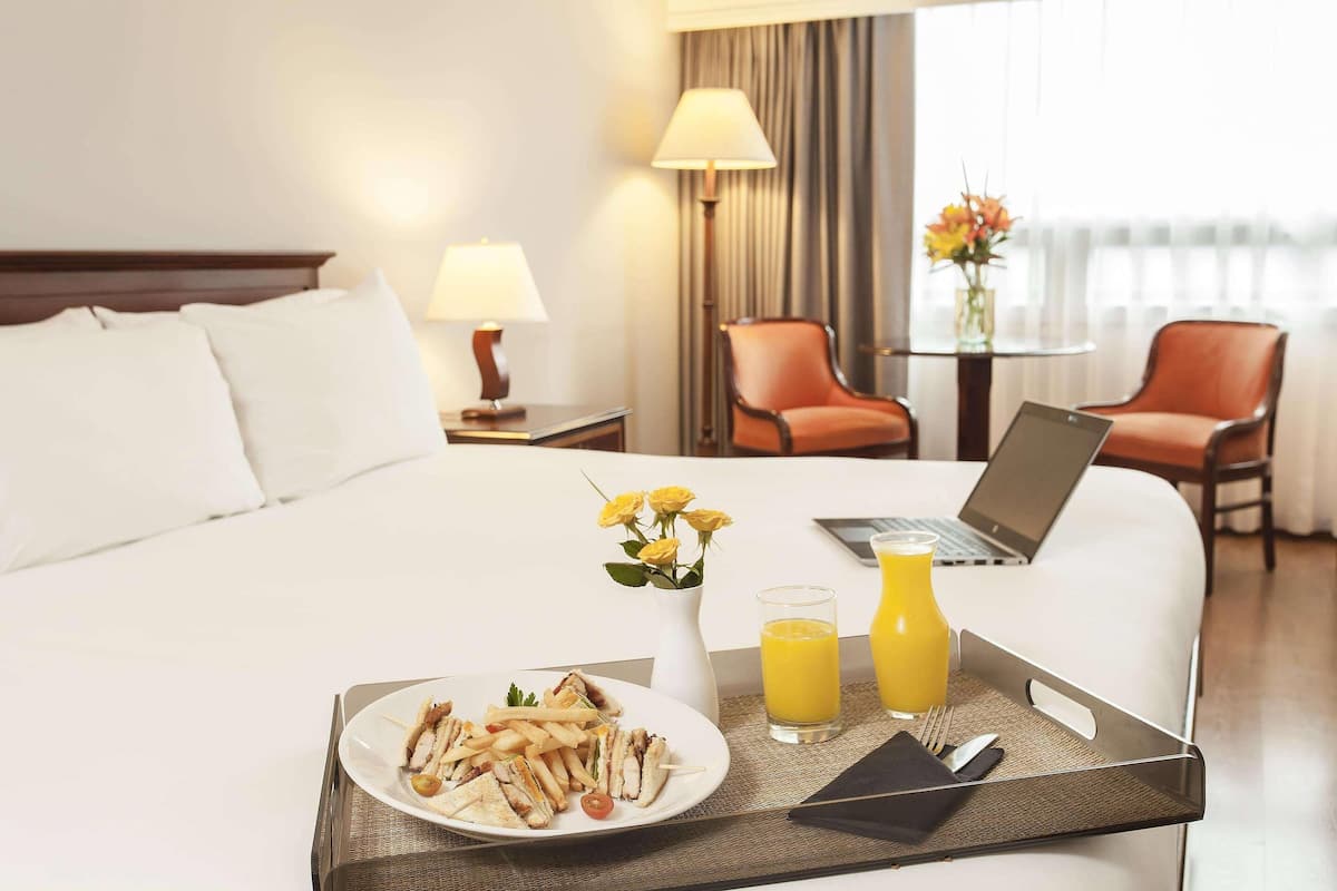 Select Comfort beds, in-room safe, desk, laptop workspace
