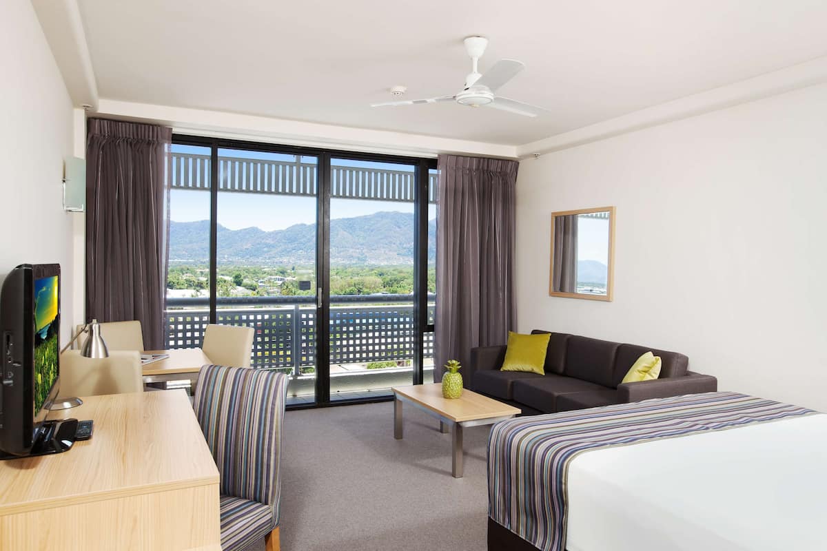 Mountain View Queen Room