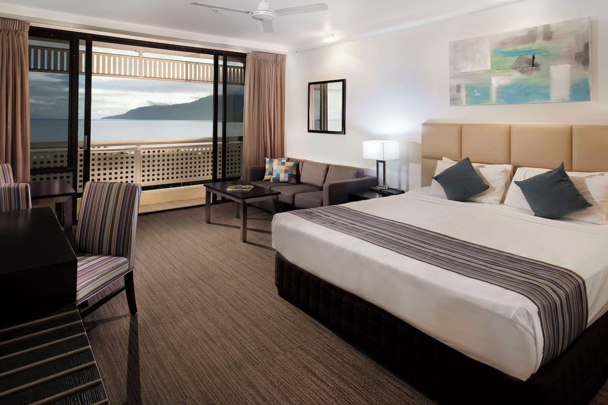 Executive Room, 1 Queen Bed, Ocean View