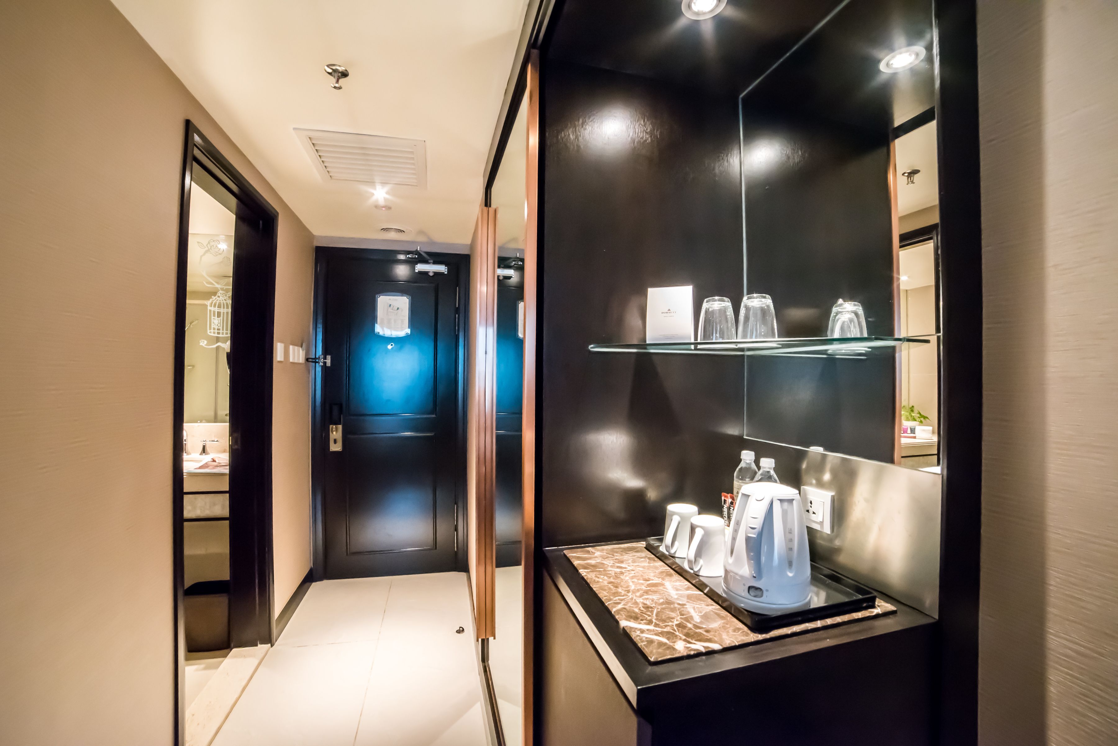 dorsett room | 1 bedroom, in-room safe, desk, laptop workspace