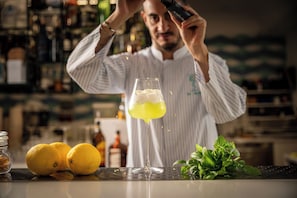 Bar ved bassenget