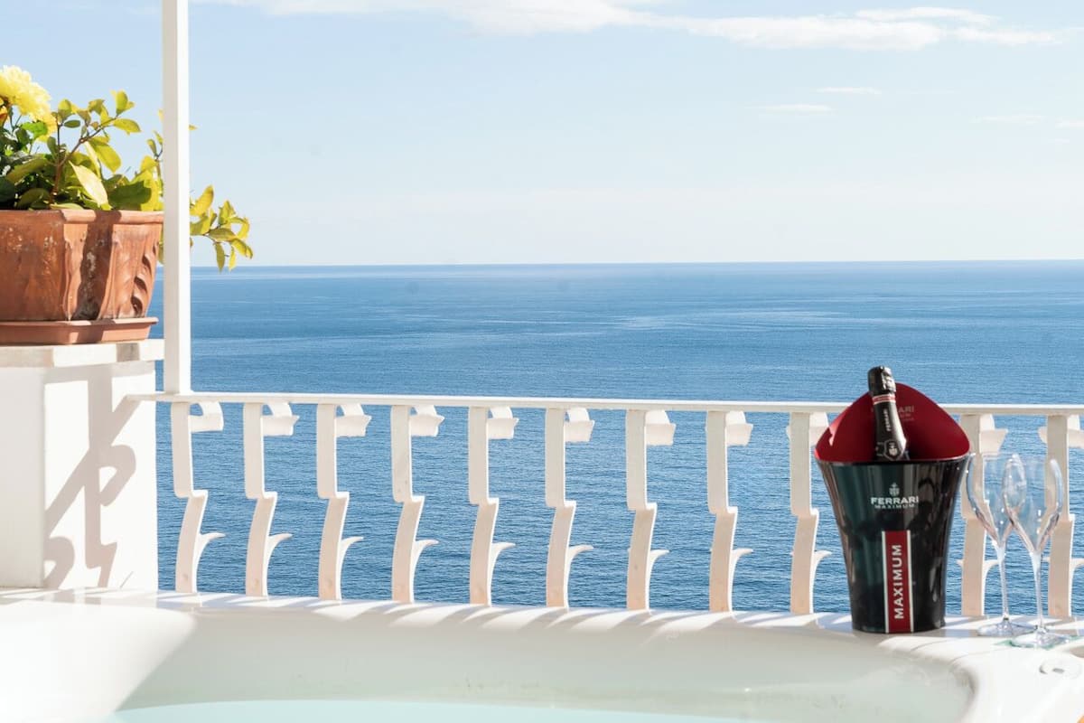 Suite, Hot Tub, Sea View