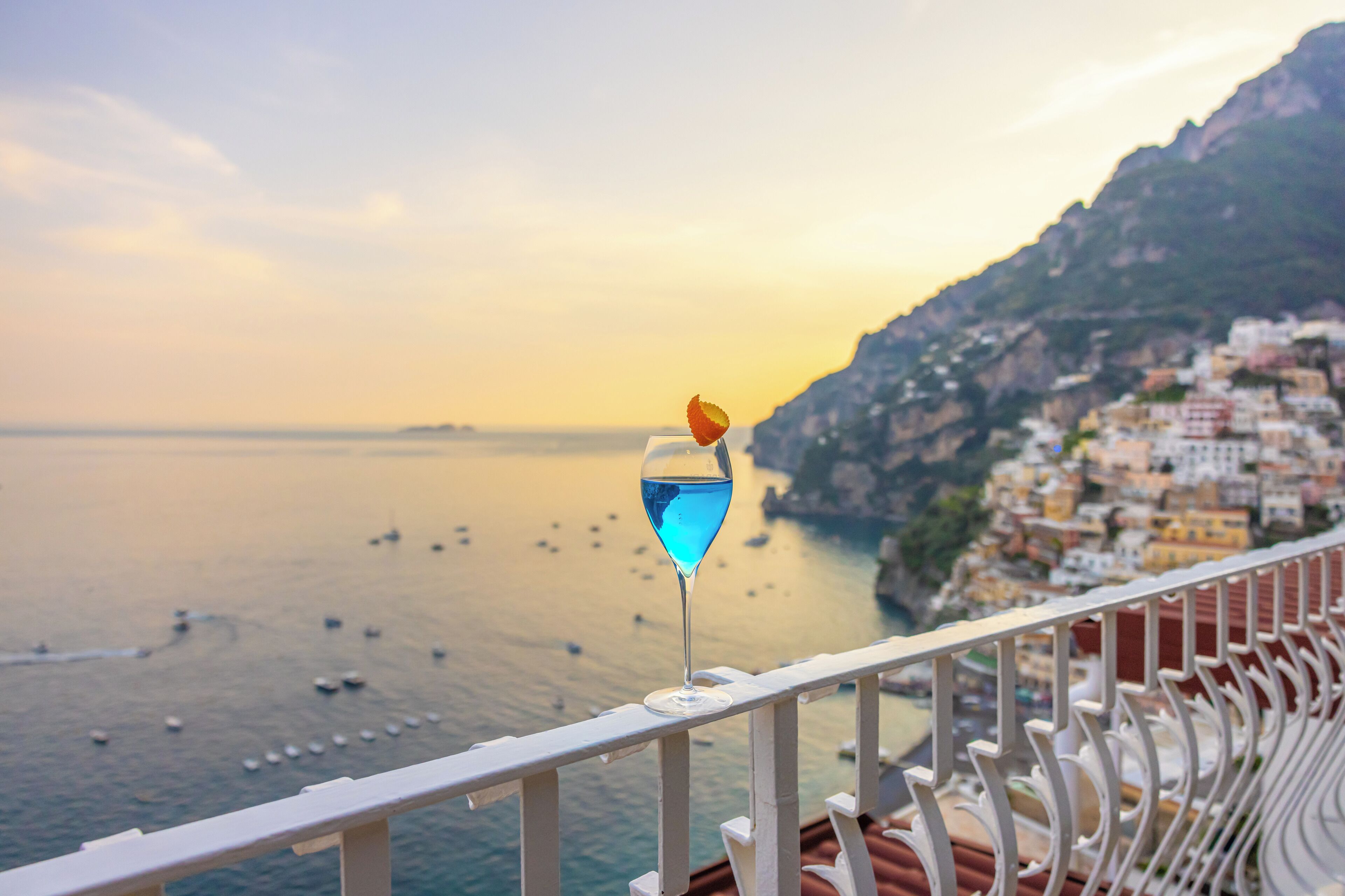 Bar auf der Dachterrasse, Blick auf das Meer, täglich geöffnet