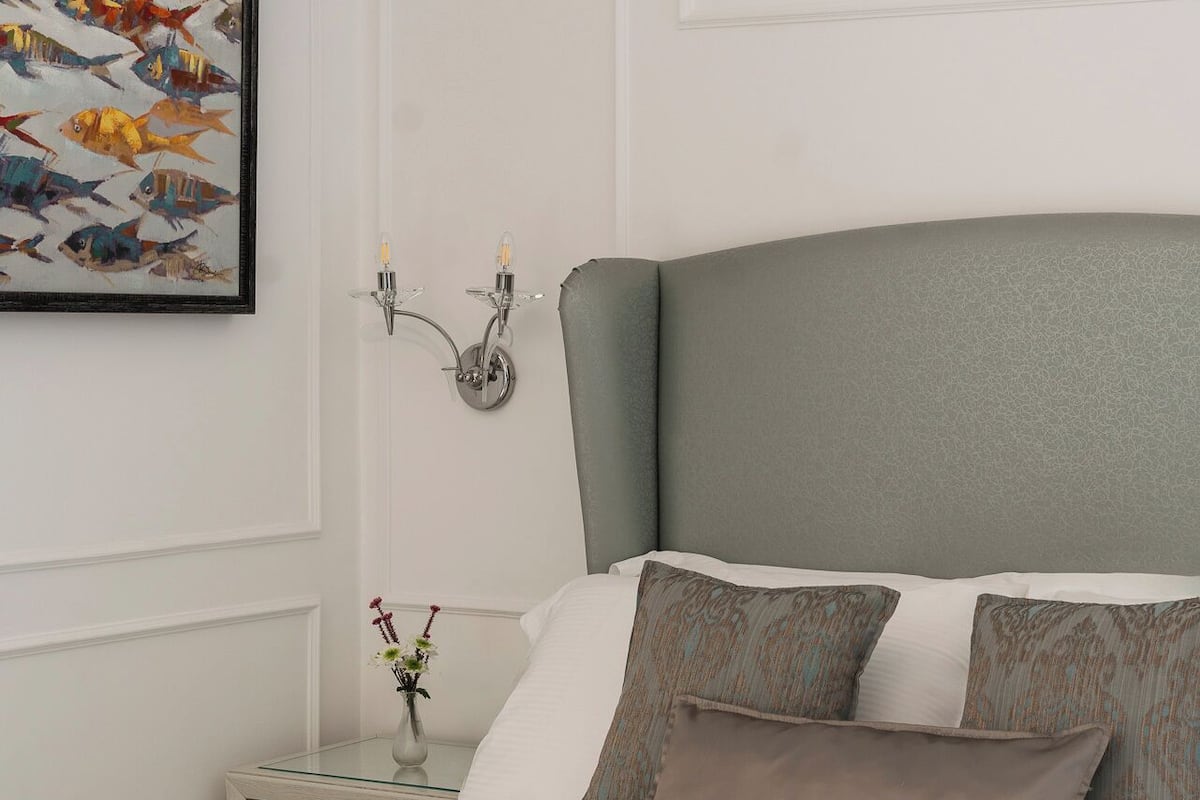 1 bedroom, hypo-allergenic bedding, down duvets, in-room safe
