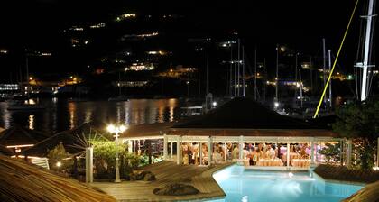 Captain Olivers Resort & Marina