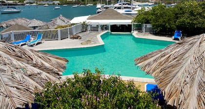 Captain Olivers Resort & Marina