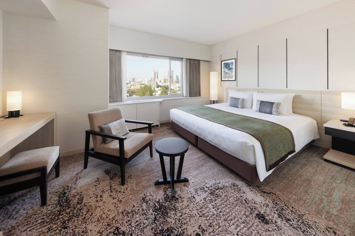 Camera Superior, 1 letto king, non fumatori, ad angolo | Copriletto in piuma, una cassaforte in camera, tende oscuranti