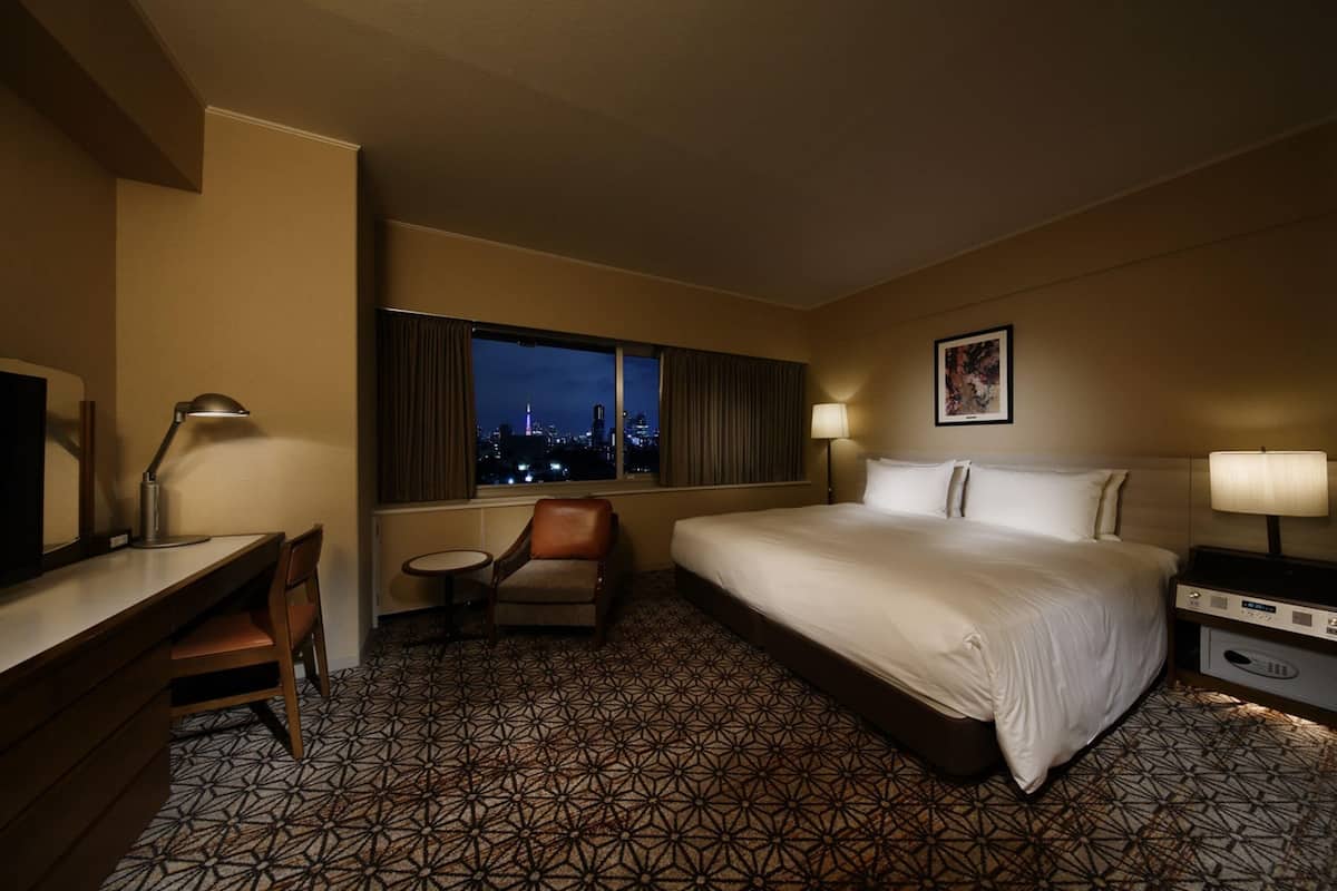 Down comforters, in-room safe, blackout drapes, iron/ironing board