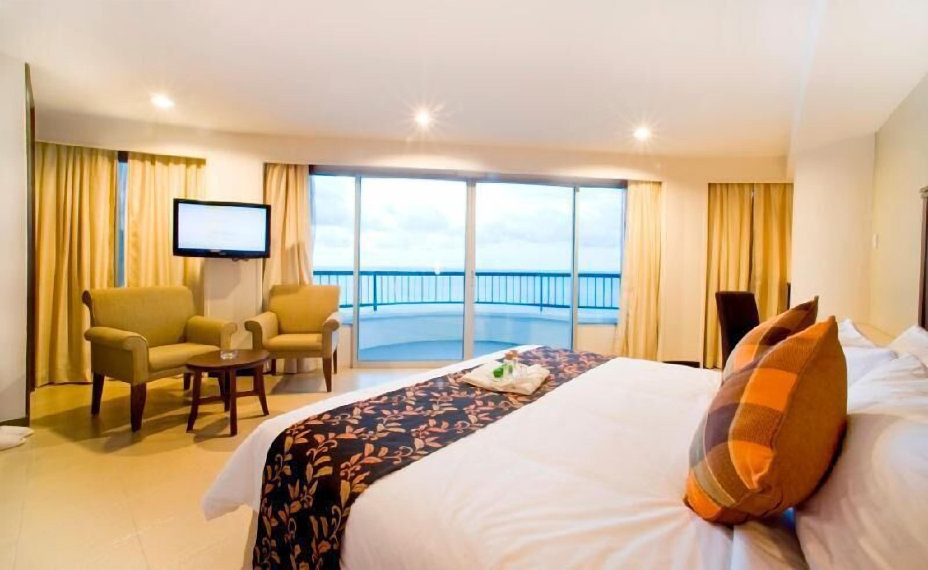 Minibar, Zimmersafe, Schreibtisch, kostenloses WLAN