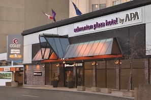Exterior - Coast Edmonton Plaza Hotel by APA (Edmonton)