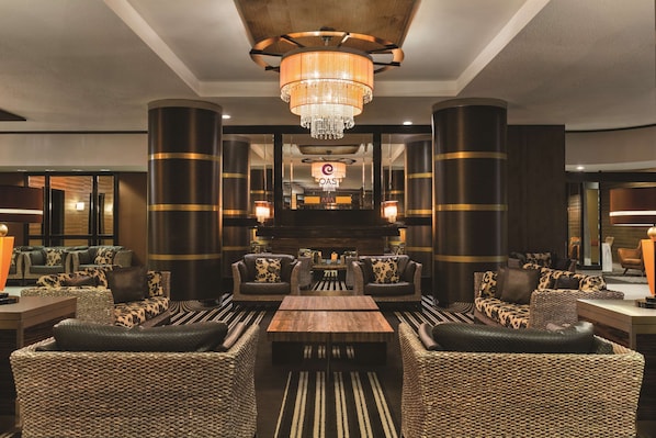 Lobby - Coast Edmonton Plaza Hotel by APA (Edmonton)