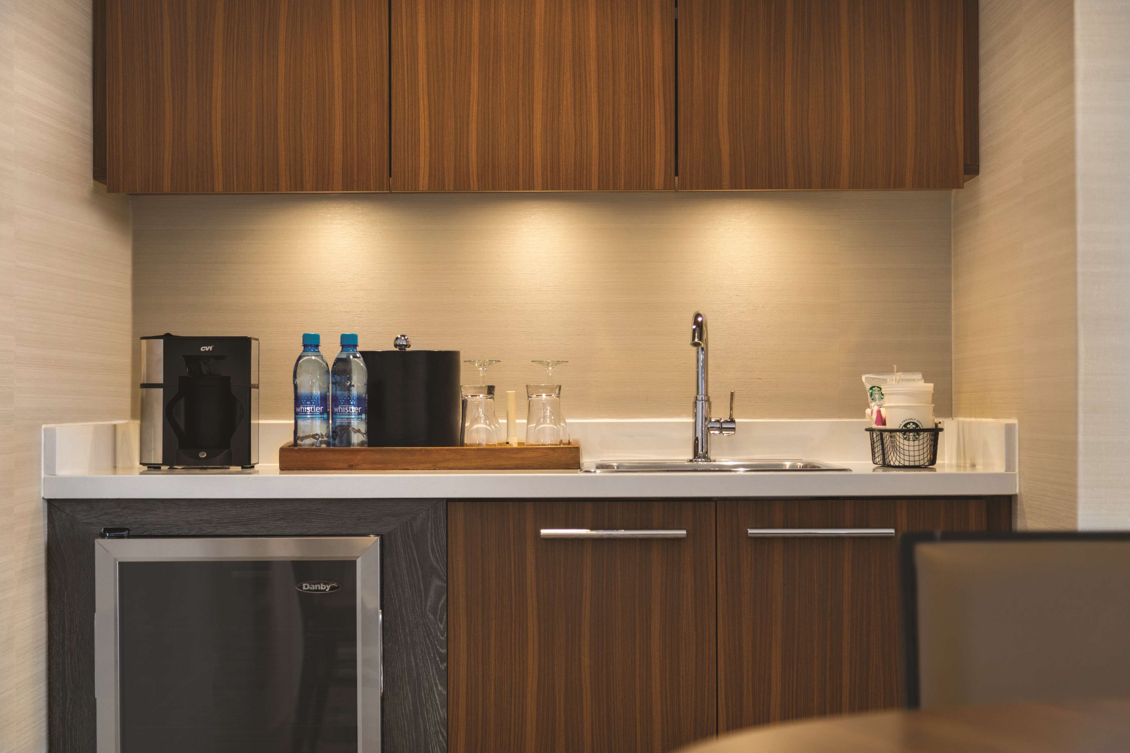 premium bedding, pillow-top beds, in-room safe, desk