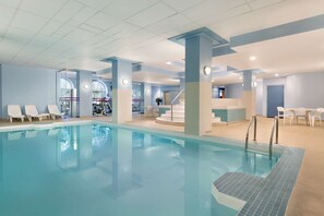 Piscine intérieure