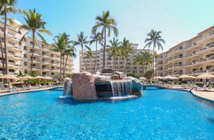 2 outdoor pools, pool umbrellas, pool loungers