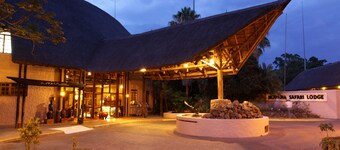Cresta Mowana Safari Resort & Spa