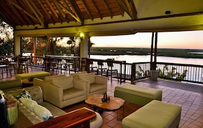 3 Bars/Lounges, Cocktailbar