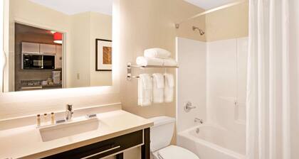 MainStay Suites Detroit Farmington Hills