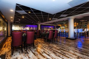 2 bars/lounges, poolside bar