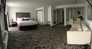 3 bedrooms, in-room safe, blackout curtains, soundproofing