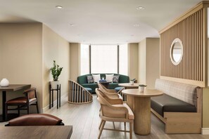 Lobby sitting area - Sonesta ES Suites Toronto Markham (Markham)