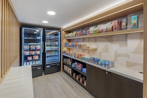 Alimentos y bebidas