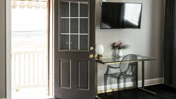 Habitación, 1 cama Queen size, balcón | Balcón