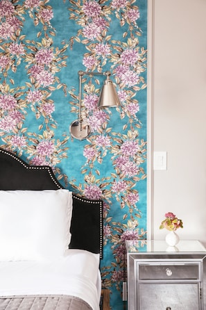 Room, 1 Queen Bed, Balcony, City View (Paulina)(Facing Train – Not for Light Sleepers) | Premium bedding, desk, laptop workspace, soundproofing