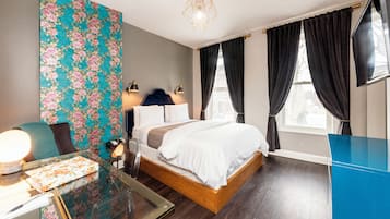 Ropa de cama de alta calidad y escritorio