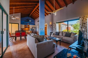 Three Bedroom Villa - TRINITARIA 53 - Private Pool | Living area | TV