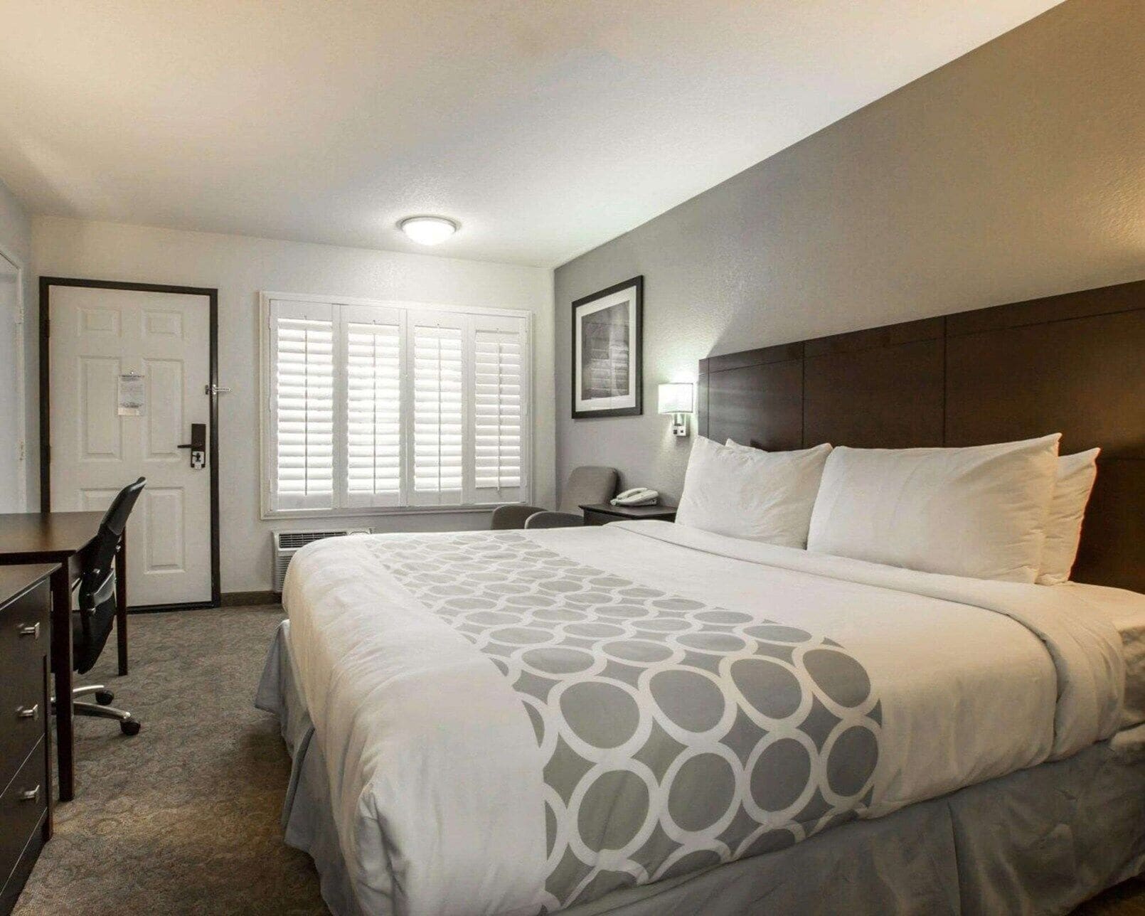 In-room safe, desk, iron/ironing board, free WiFi