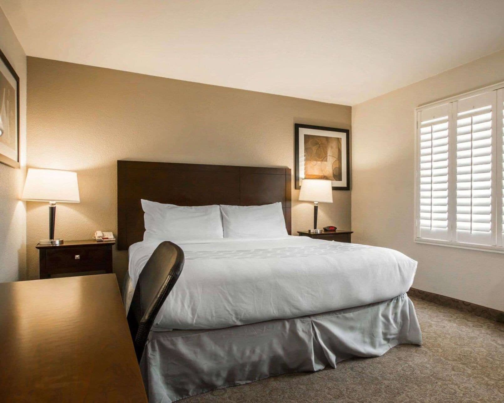 In-room safe, desk, iron/ironing board, free WiFi