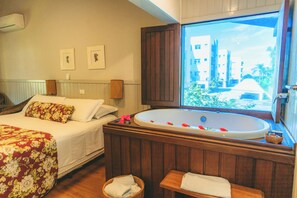 Escritorio, wifi gratis y ropa de cama