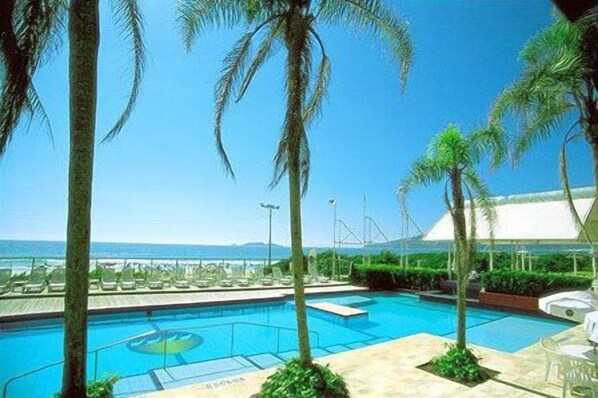 실내 수영장, 야외 수영장