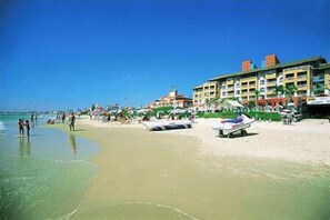 On the beach - Porto Ingleses Hotel (Florianopolis)