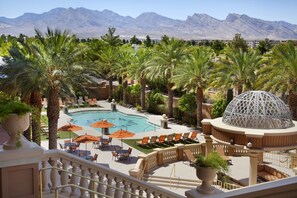Seasonal outdoor pool, open 8:00 AM to 6:00 PM, sun loungers