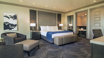 Suite, 1 Bedroom | Peti besi dalam bilik, seterika/papan seterika, cadar katil
