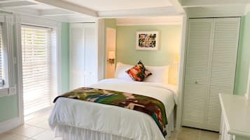 Artist, Ground Floor | Individually decorated, individually furnished, iron/ironing board