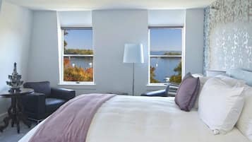 Bay View Executive Corner Room | Egyptian cotton sheets, premium bedding, down comforters, pillowtop beds