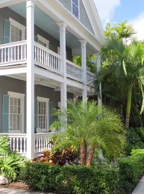 Deluxe Townhome, 1 King Bed w/Sofa bed - Fleming's Veranda 100 (bedroom access via spiral staircase)