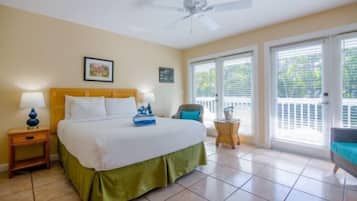 Standard Room, 1 Queen Bed, Poolside - Poolside (some rooms located on 2nd floor, access by stairs) | In-room safe, individually decorated, individually furnished