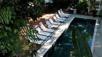 3 outdoor pools, a heated pool, pool loungers
