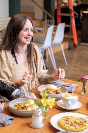 Breakfast and brunch served - Hanford House (Sutter Creek)